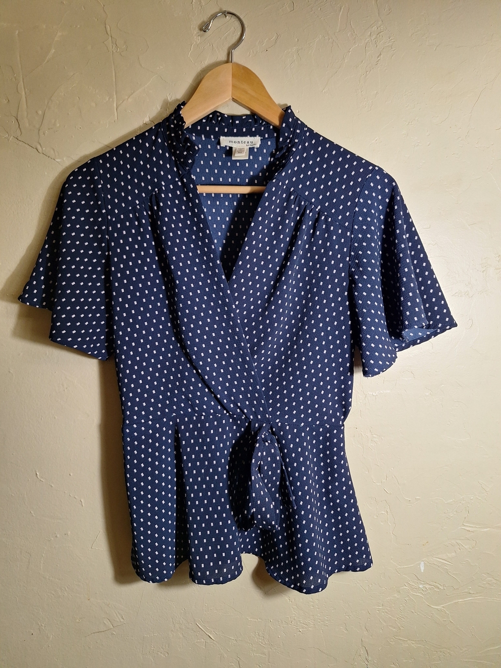 Monteau Women's Geometric Wrap Tie V-Neck Short Sleeve Blouse Blue/Baby Pink M